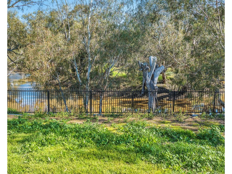 38 Rutley Crescent, Echuca VIC 3564