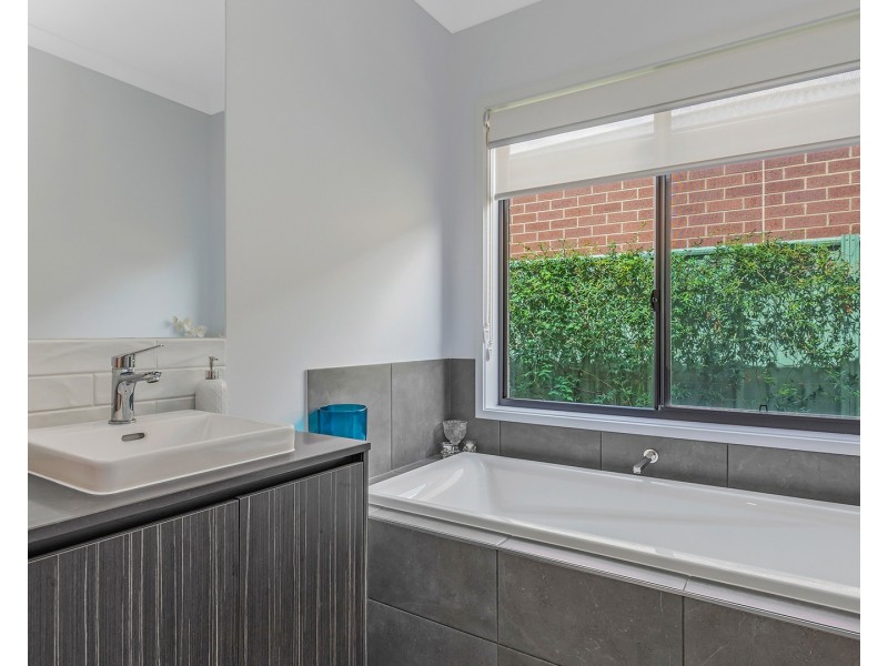 97 Mayflower Drive, Moama NSW 2731