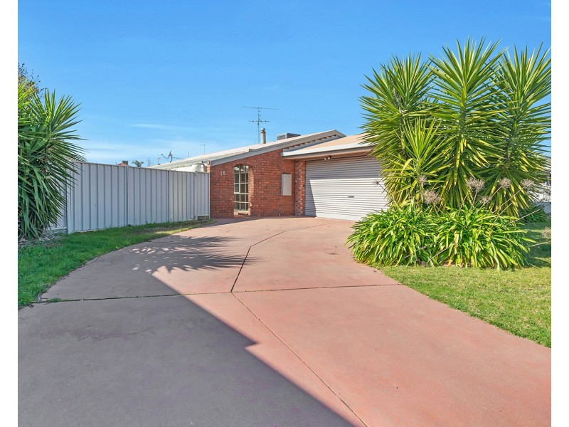16 Oscar Place, Echuca VIC 3564