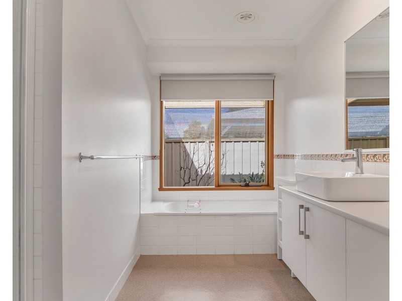 16 Oscar Place, Echuca VIC 3564