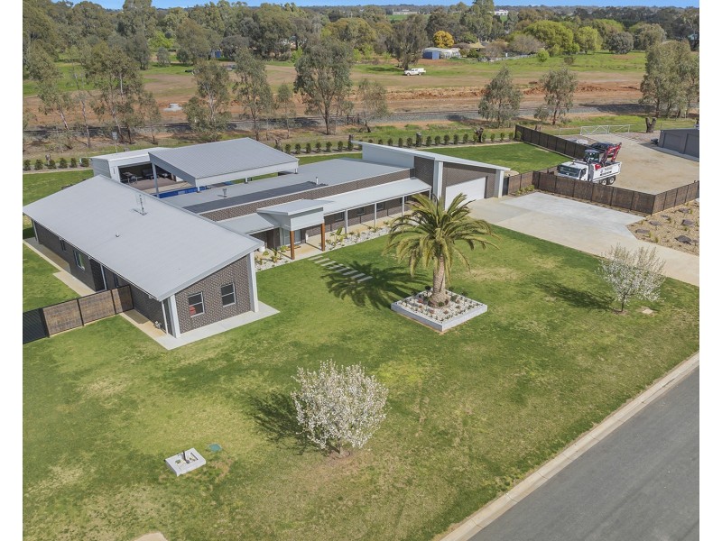 11 Furlong Court, Echuca VIC 3564