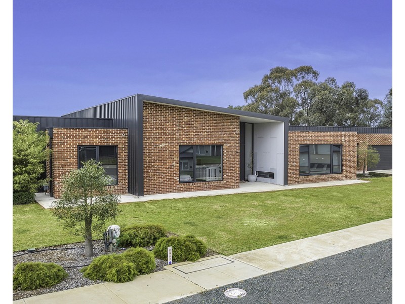 24 Salmongums Drive, Moama NSW 2731