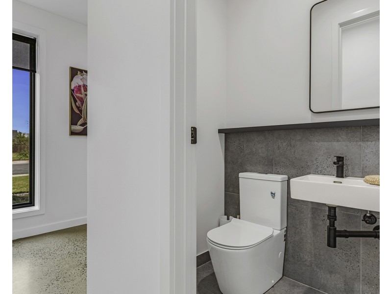 24 Salmongums Drive, Moama NSW 2731