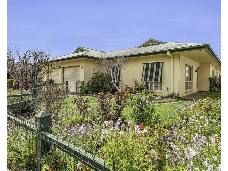 15 Lawson Drive, Moama NSW 2731
