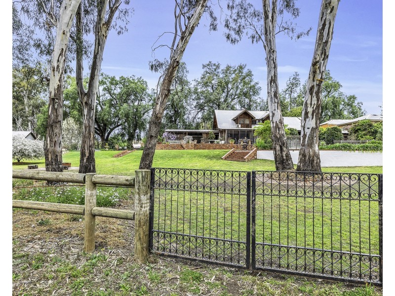 14 Hansen Street, Echuca VIC 3564