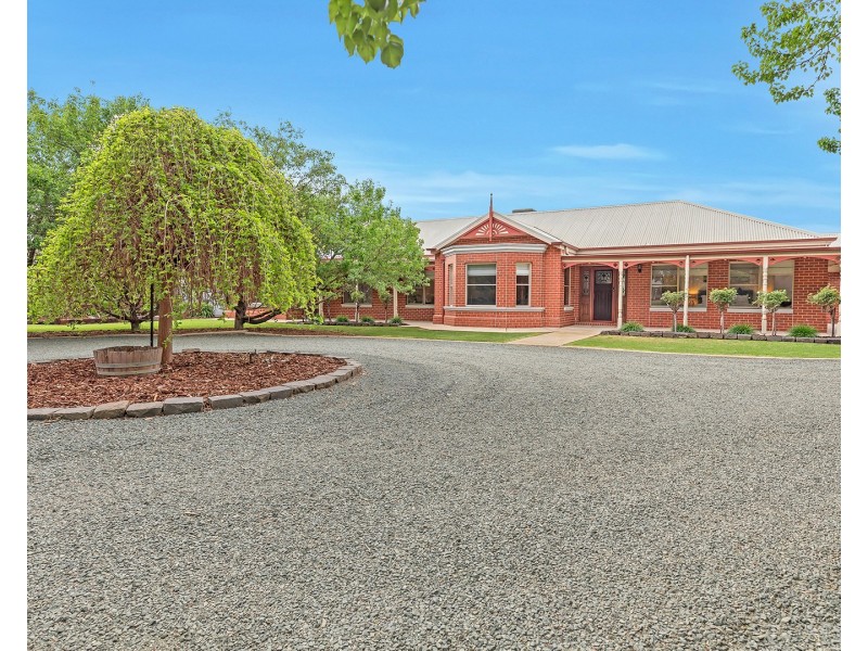79 Schoeffel Drive, Echuca VIC 3564