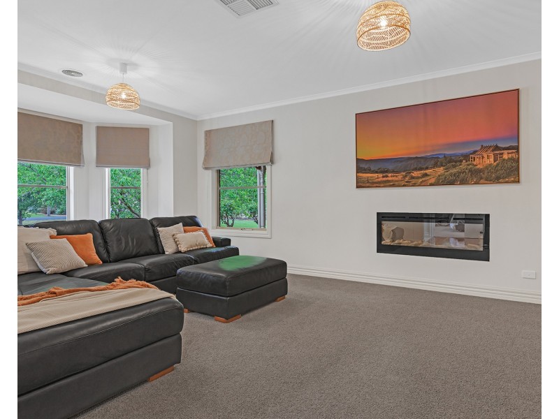 79 Schoeffel Drive, Echuca VIC 3564