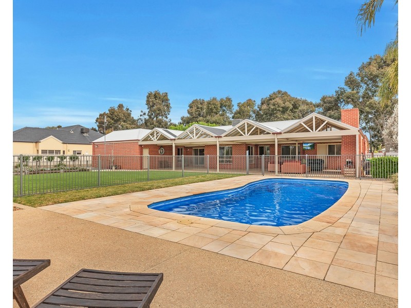 79 Schoeffel Drive, Echuca VIC 3564
