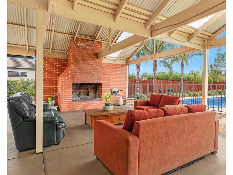 79 Schoeffel Drive, Echuca VIC 3564