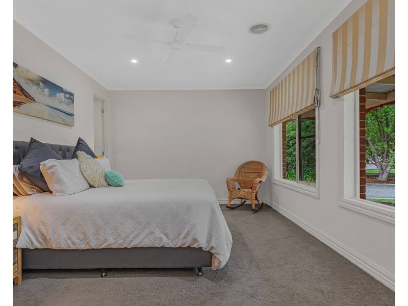 79 Schoeffel Drive, Echuca VIC 3564