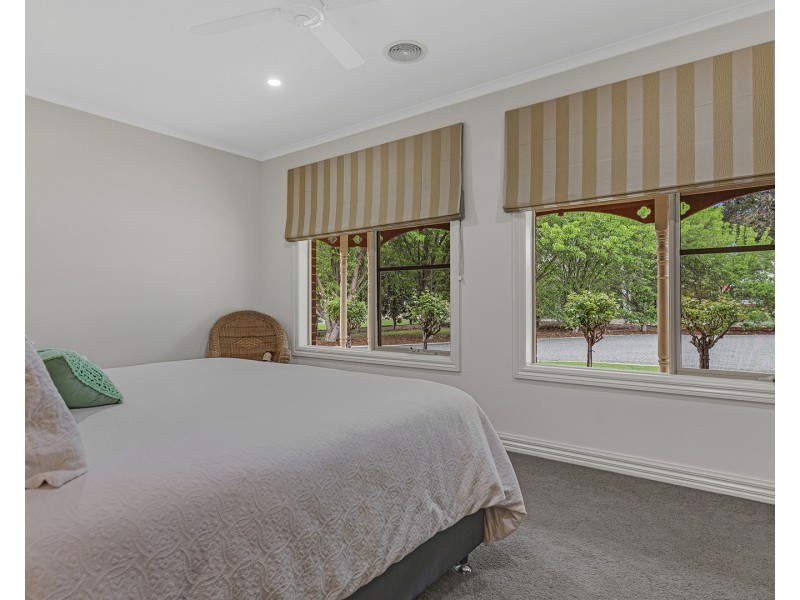 79 Schoeffel Drive, Echuca VIC 3564
