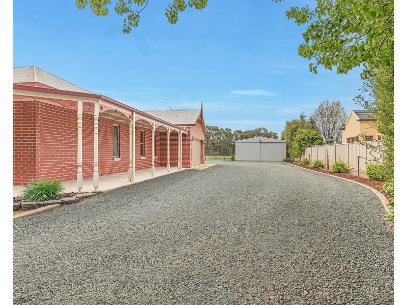 79 Schoeffel Drive, Echuca VIC 3564