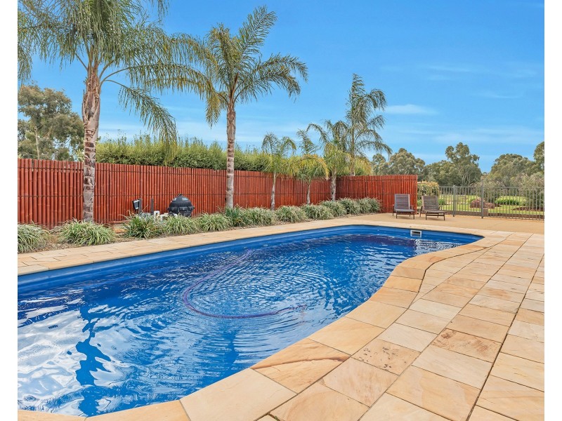 79 Schoeffel Drive, Echuca VIC 3564