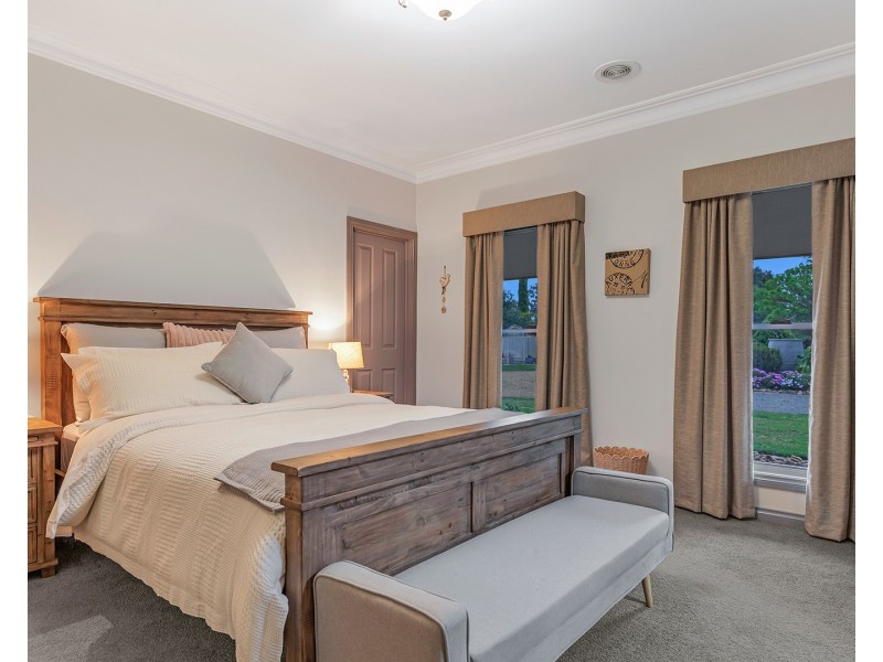 8 Ainsley Court, Echuca VIC 3564