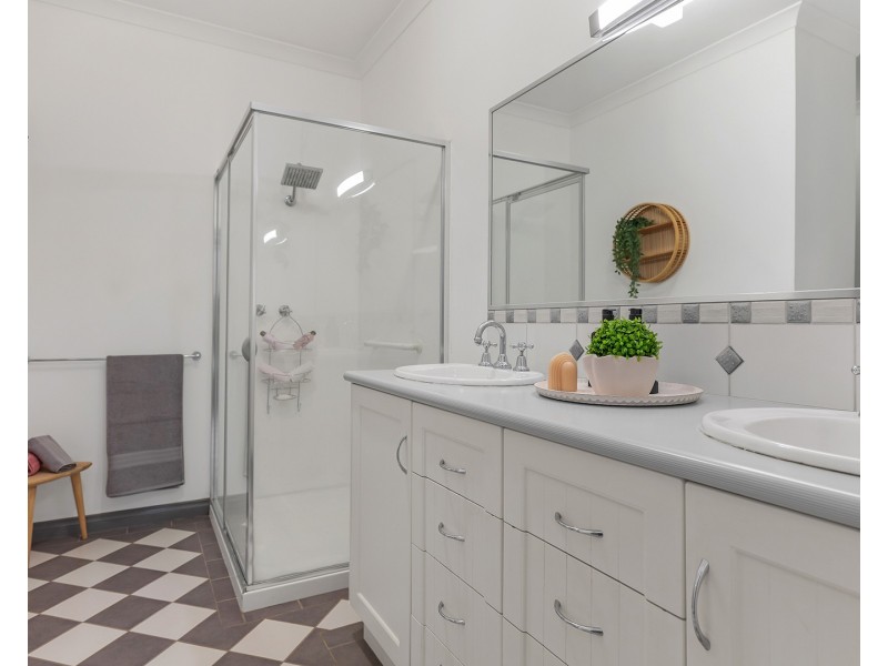 8 Ainsley Court, Echuca VIC 3564