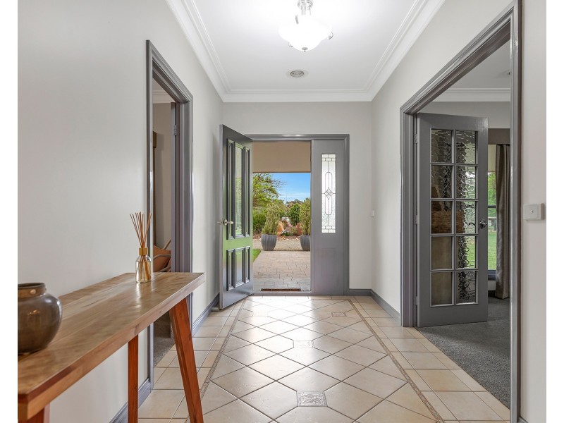8 Ainsley Court, Echuca VIC 3564