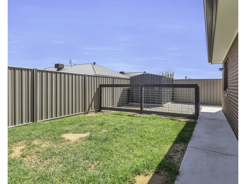 8 Olive Court, Echuca VIC 3564