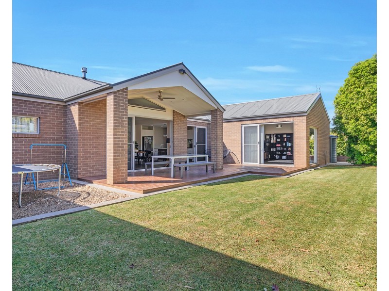 8 Forfar Drive, Moama NSW 2731