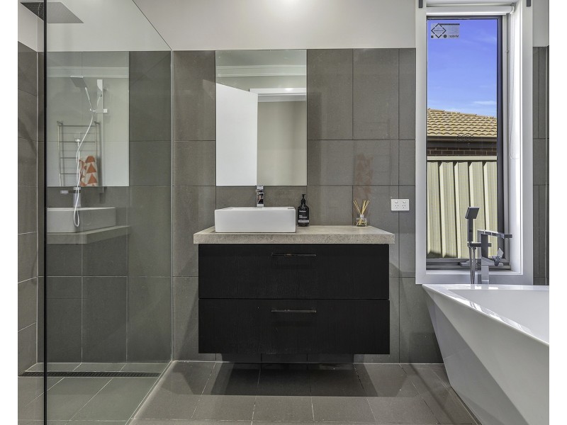 8 Forfar Drive, Moama NSW 2731