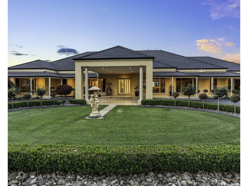 83 Schoeffel Drive, Echuca VIC 3564