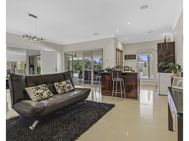 83 Schoeffel Drive, Echuca VIC 3564