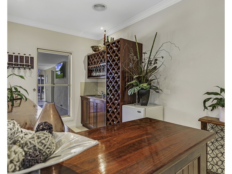83 Schoeffel Drive, Echuca VIC 3564