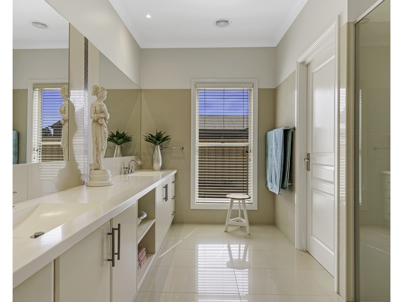83 Schoeffel Drive, Echuca VIC 3564