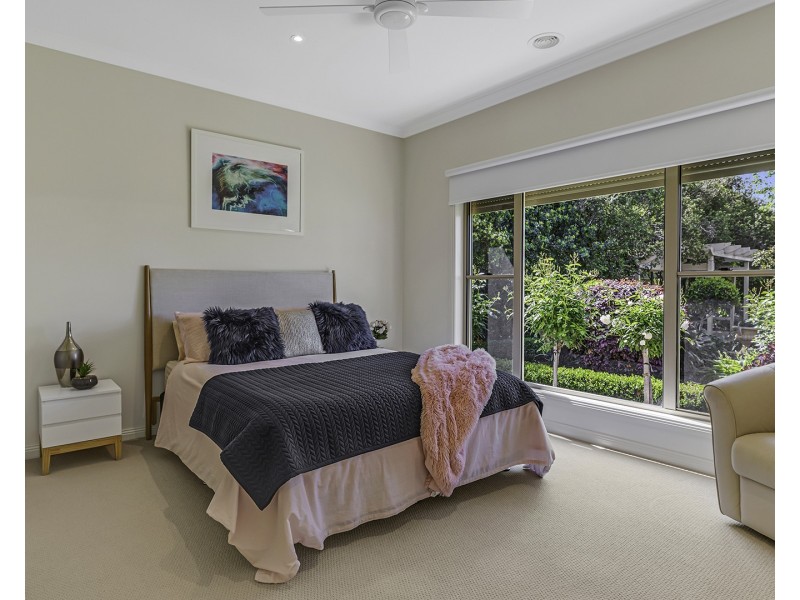83 Schoeffel Drive, Echuca VIC 3564