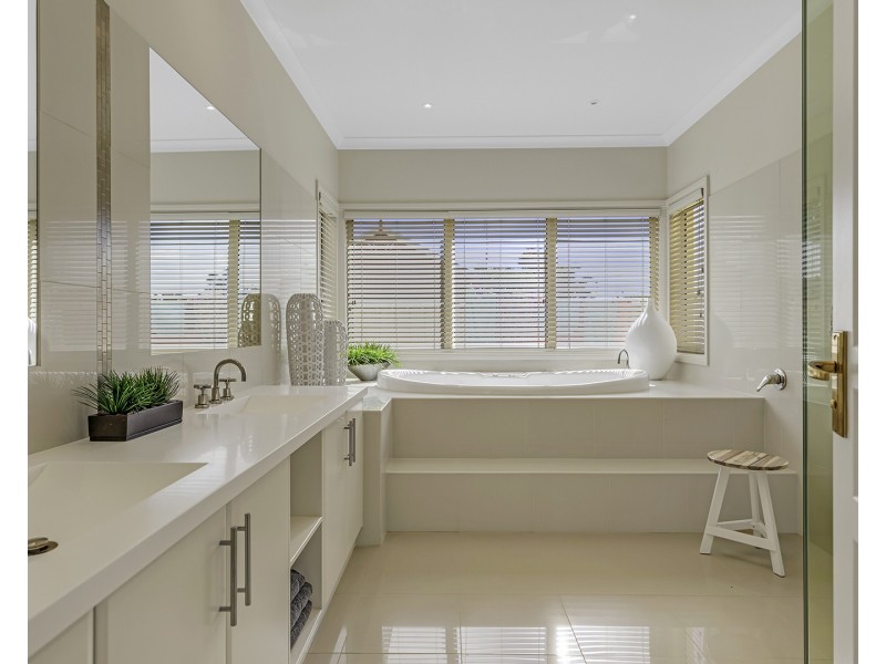 83 Schoeffel Drive, Echuca VIC 3564