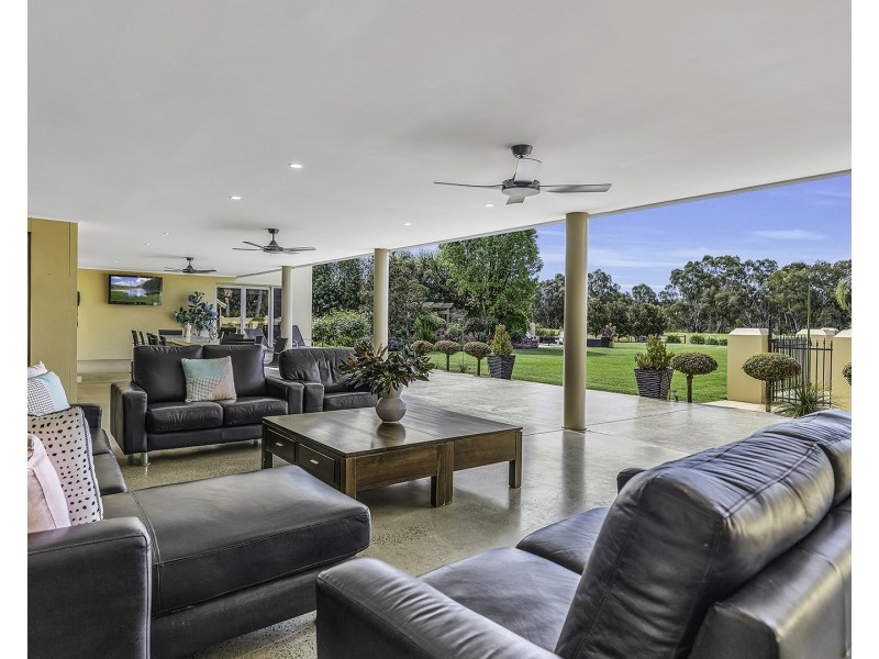 83 Schoeffel Drive, Echuca VIC 3564