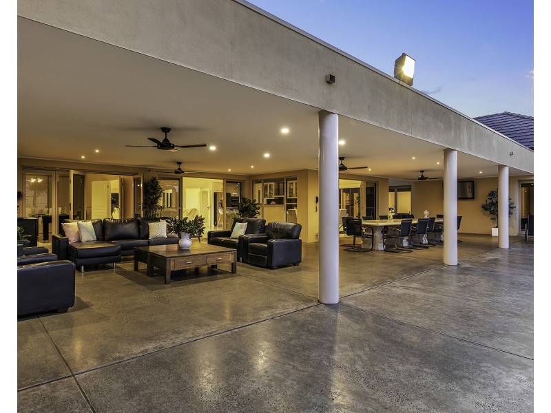 83 Schoeffel Drive, Echuca VIC 3564