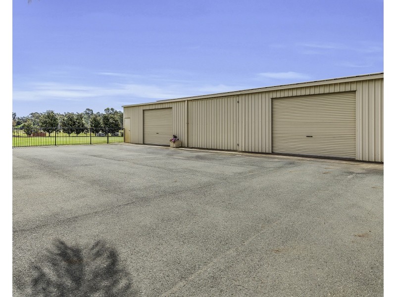 83 Schoeffel Drive, Echuca VIC 3564