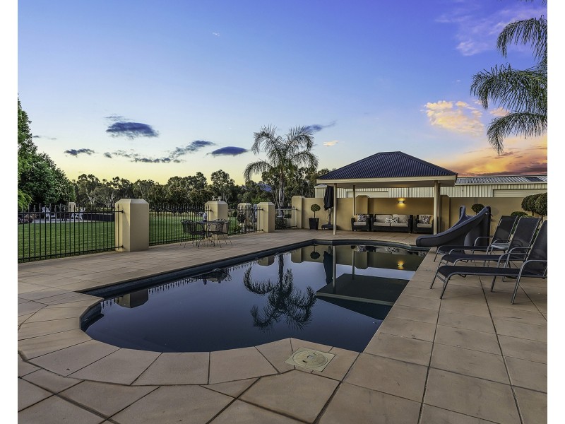 83 Schoeffel Drive, Echuca VIC 3564