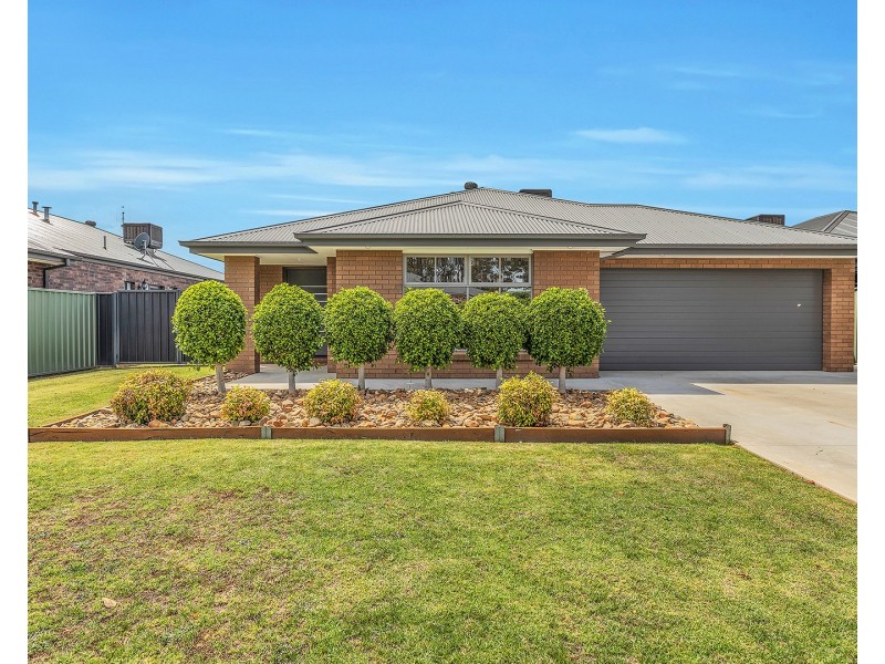 105 Mayflower Drive, Moama NSW 2731