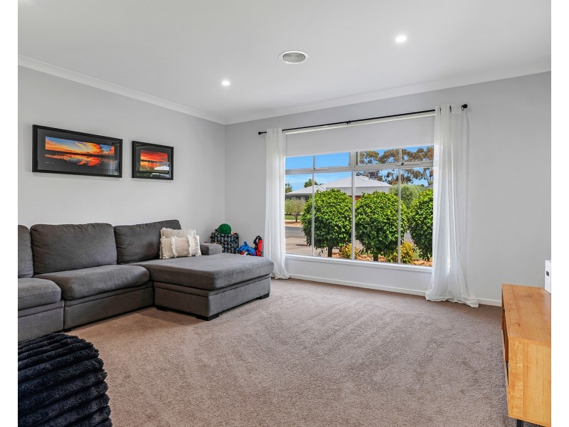 105 Mayflower Drive, Moama NSW 2731