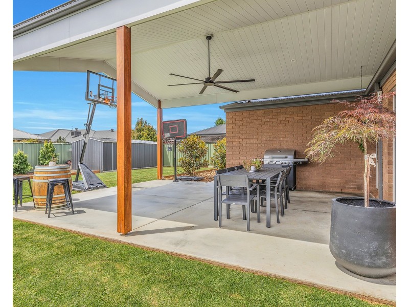 105 Mayflower Drive, Moama NSW 2731