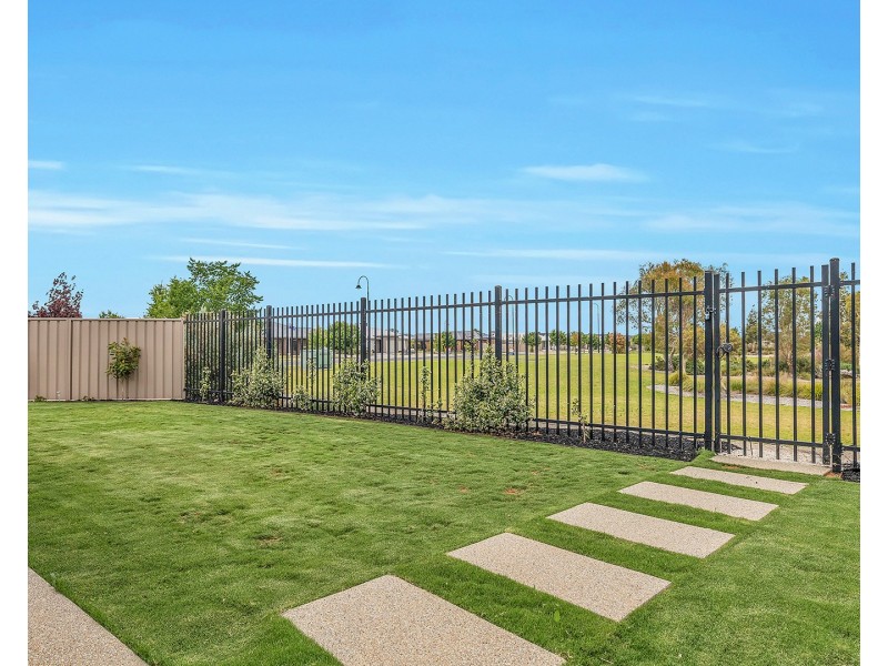 13 Yakoa Natya Avenue, Echuca VIC 3564