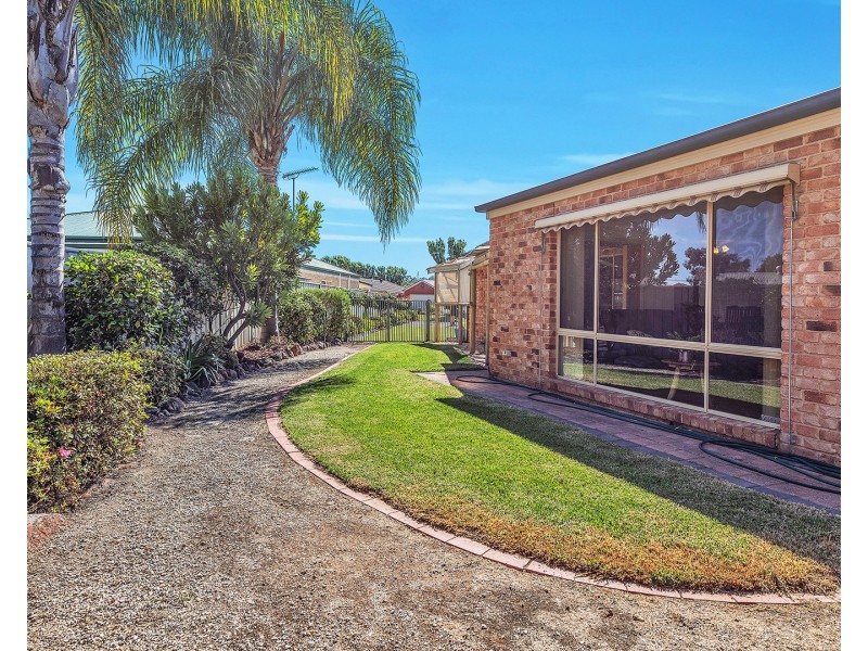 8 Charlton Court, Echuca VIC 3564