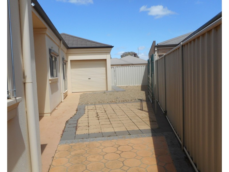 35 Kingfisher Drive West, Moama NSW 2731