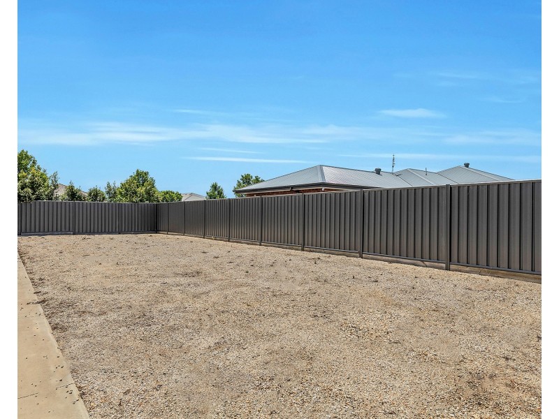 1B Shiraz Court, Moama NSW 2731