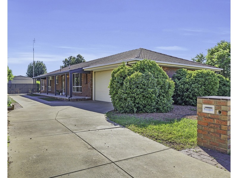 47 Rutley Crescent, Echuca VIC 3564