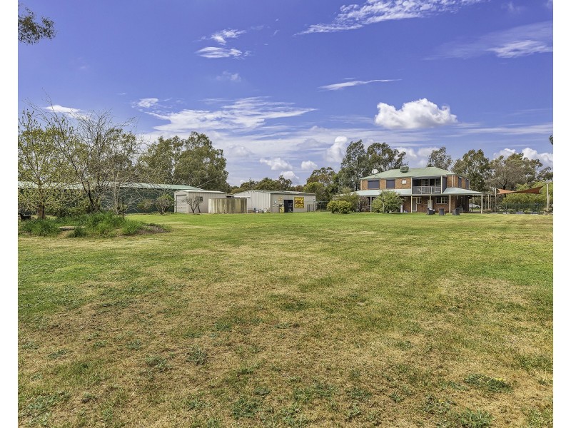 35 River View Court, Echuca VIC 3564