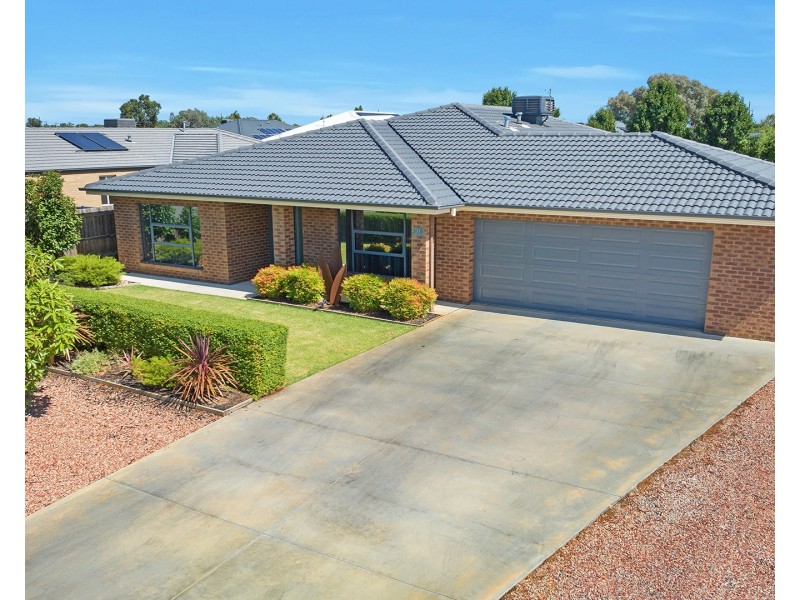 11 Lakeview Drive, Moama NSW 2731