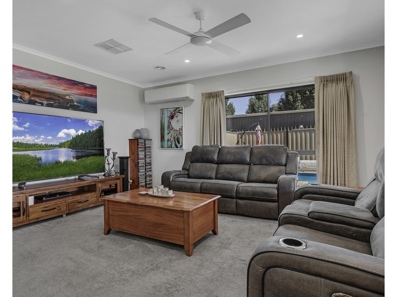 11 Lakeview Drive, Moama NSW 2731