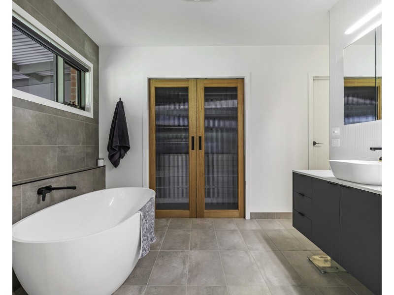 8 Charters Drive, Moama NSW 2731
