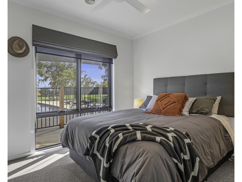 8 Charters Drive, Moama NSW 2731