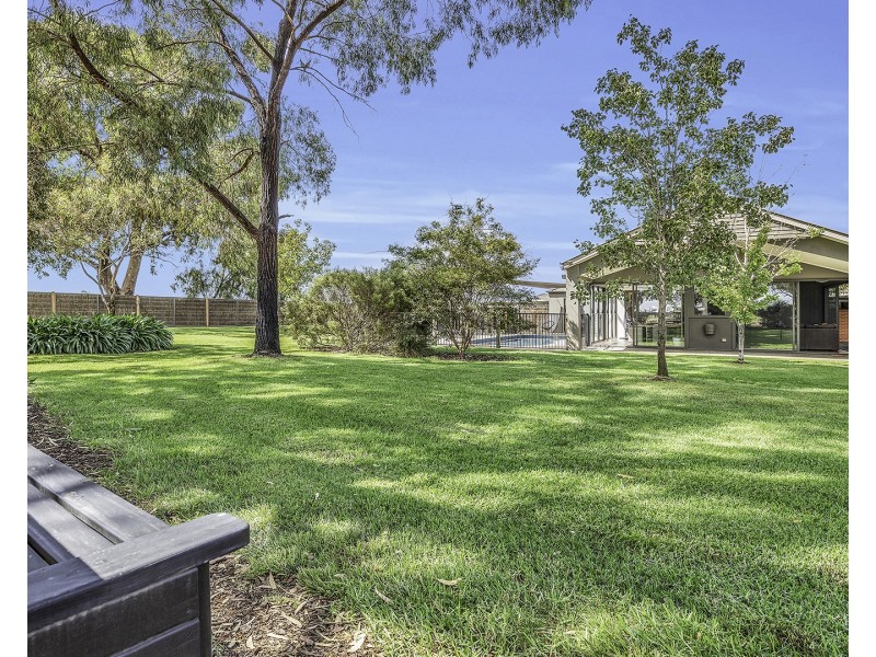 8 Charters Drive, Moama NSW 2731