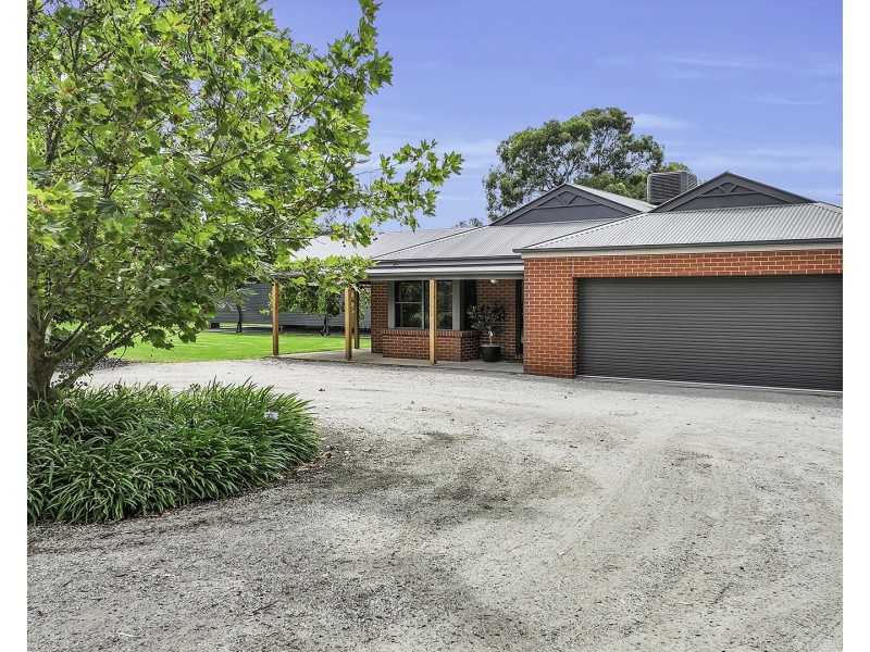 8 Charters Drive, Moama NSW 2731