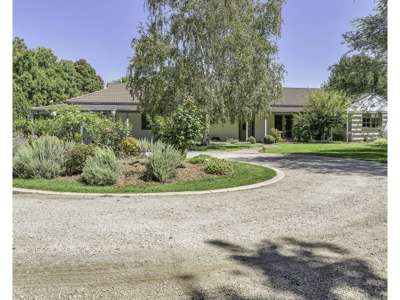 3 Charters Drive, Moama NSW 2731