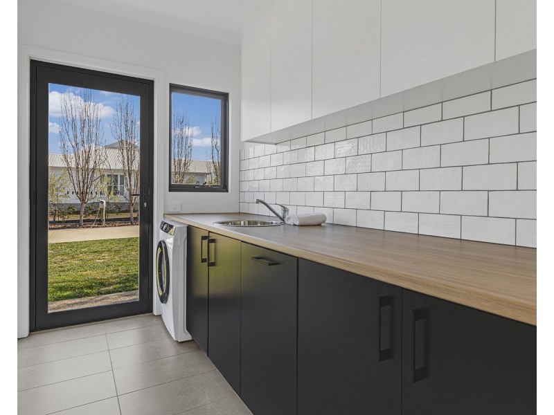 30 Winbi Avenue, Moama NSW 2731